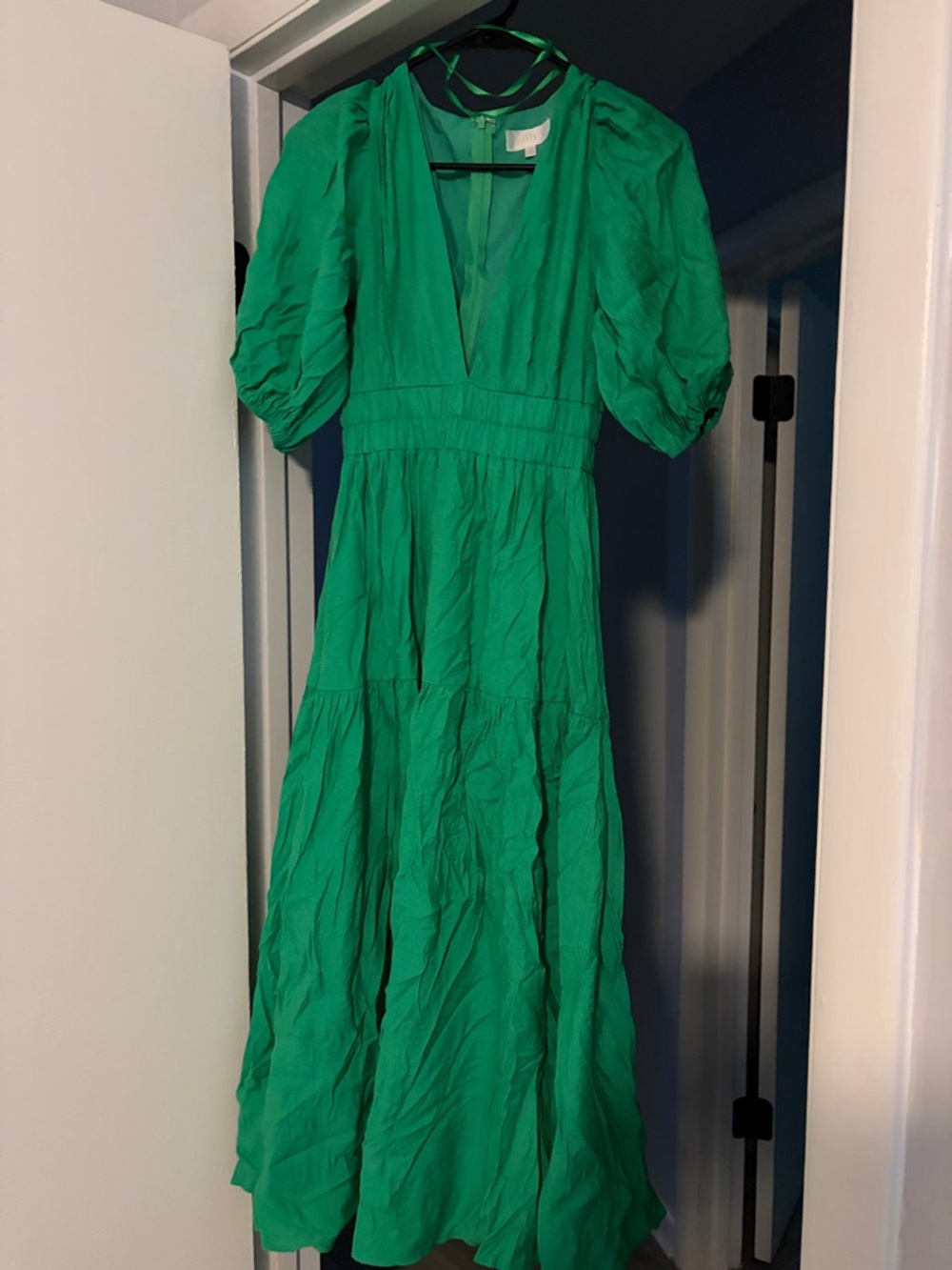 Green V-Neck Puff Sleeve Midi Dress